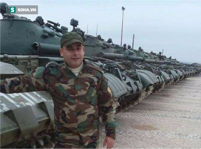 Phá kho, mở niêm, Nga ùn ùn chở xe tăng, thiết giáp đến Syria - Ảnh 1.