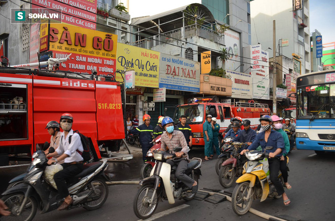 TP HCM: Cháy nhà trong hẻm đầu năm, nam thanh niên 19 tuổi tử vong  - Ảnh 1.