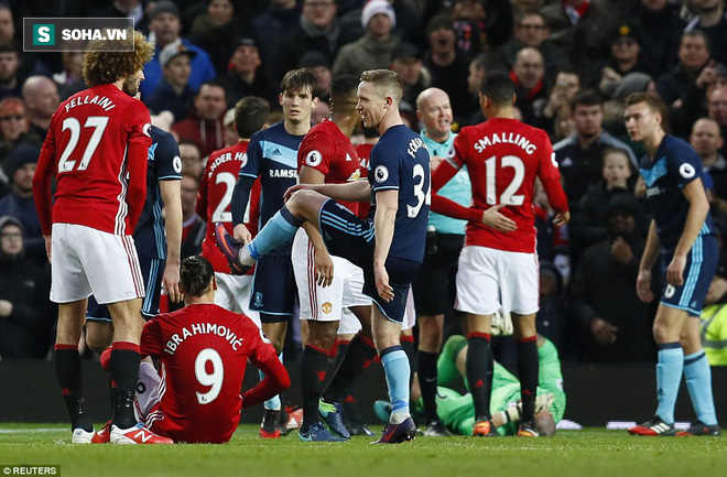 Khoe tài điều binh, Mourinho hoảng vía ngay trên Old Trafford - Ảnh 11.