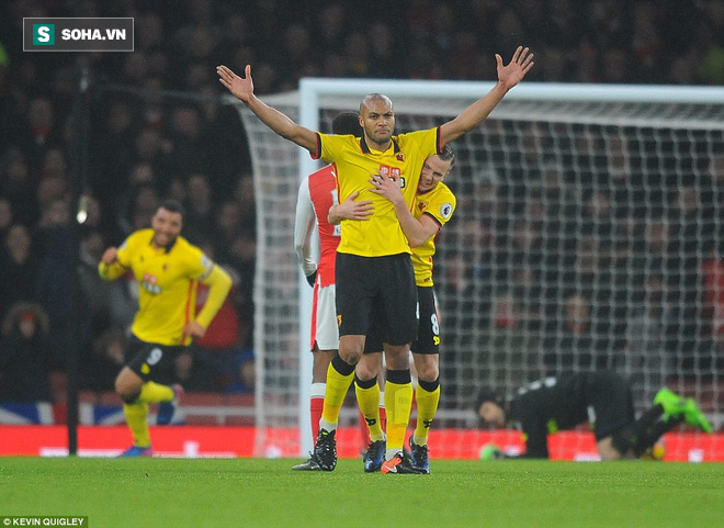 Arsenal thất bại đầy tủi hổ trước Watford chỉ sau 4 phút mơ ngủ - Ảnh 2.