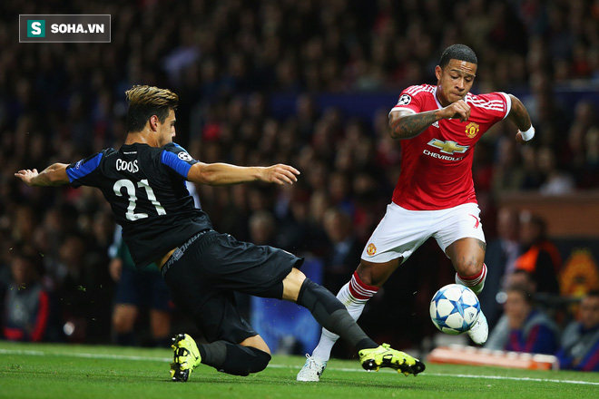 Ở Old Trafford, có một đứa con cưng cúi mặt ra đi - Ảnh 1.