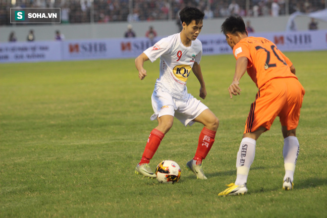 Công Phượng bất lực, hoang mang trong ngày trở lại V-League - Ảnh 4.