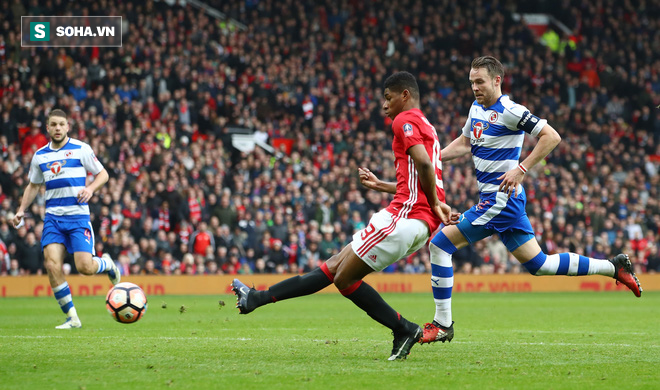 Vượt bão giông, cậu bé của Van Gaal lại sáng bừng trên Old Trafford - Ảnh 3.