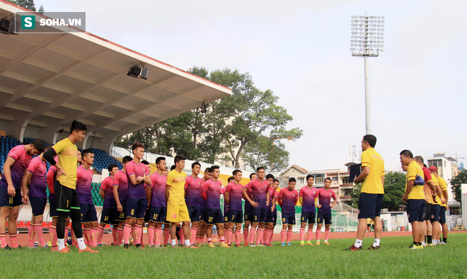 Bánh chưng vẫn còn dính giày, Sài Gòn FC đã tập khai xuân Đinh Dậu - Ảnh 5.