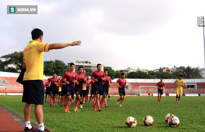 Bánh chưng vẫn còn dính giày, Sài Gòn FC đã tập khai xuân Đinh Dậu - Ảnh 8.