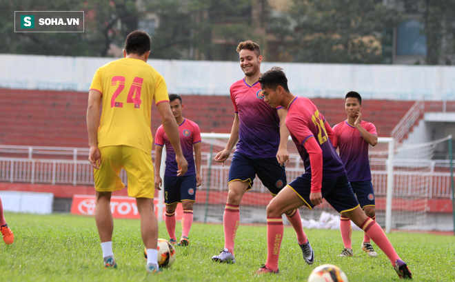 Bánh chưng vẫn còn dính giày, Sài Gòn FC đã tập khai xuân Đinh Dậu - Ảnh 7.