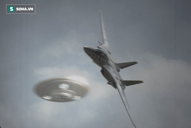 3 video sống động ghi hình năm 2004, 2013, 2014 về UFO trên Trái Đất - Ảnh 1.