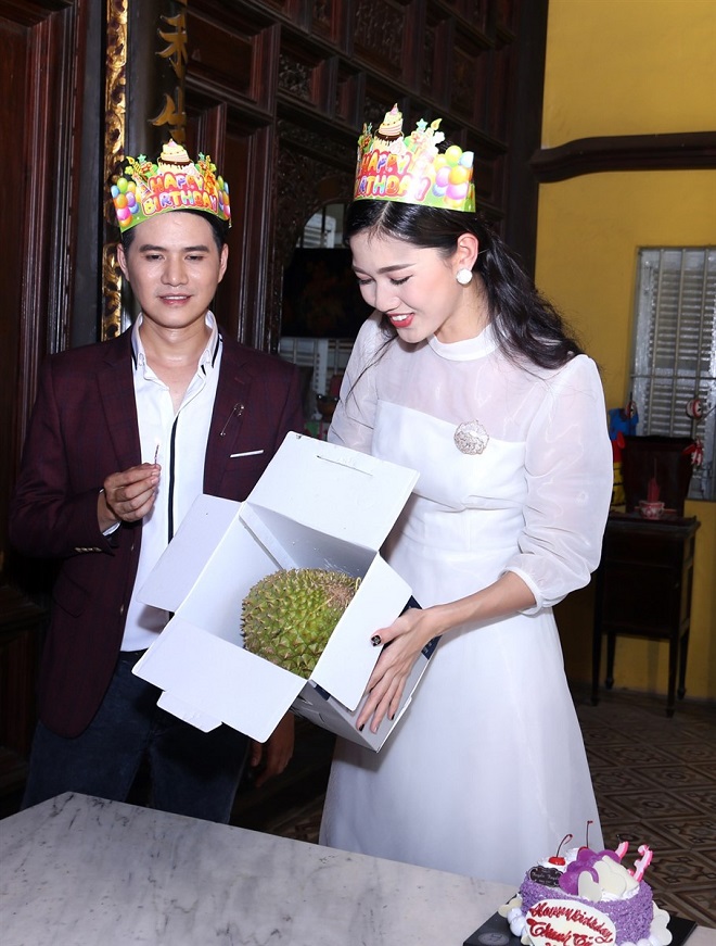 Á hậu Thanh Tú nhận quà sinh nhật độc lạ nhất từ trước đến nay - Ảnh 3.