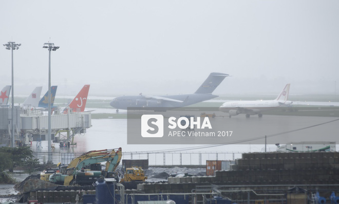 4 vận tải cơ C-17 Mỹ lần lượt đáp xuống Đà Nẵng, vận chuyển trang bị quan trọng phục vụ ông Trump ở APEC - Ảnh 11.