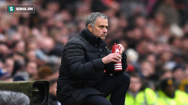 Khi vận rủi đối mặt với độ điên của tuổi trẻ, Mourinho sẽ phải trắng tay? - Ảnh 2.