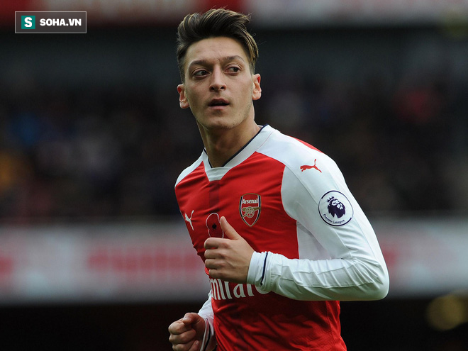 Ozil tiết lộ việc từng bị sấy tóc bởi Mourinho tại Real Madrid - Ảnh 2.