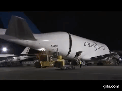 Boeing 747 Dreamlifter: Con chim sắt lưng gù dài nhất trên thế giới - Ảnh 2.
