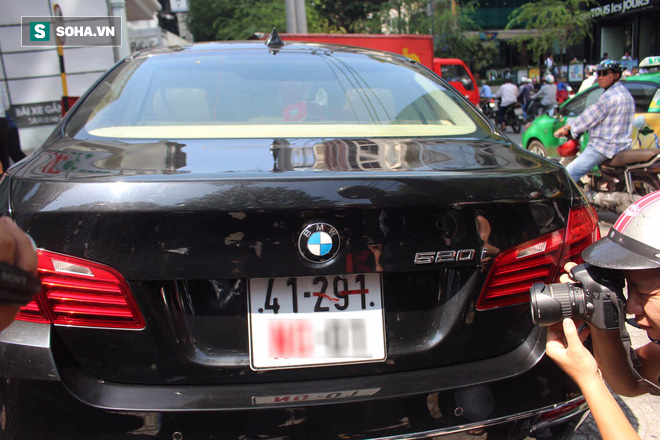 Ông Đoàn Ngọc Hải xử phạt ô tô BMW ngoại giao dán thẻ miễn trừ giả - Ảnh 1.