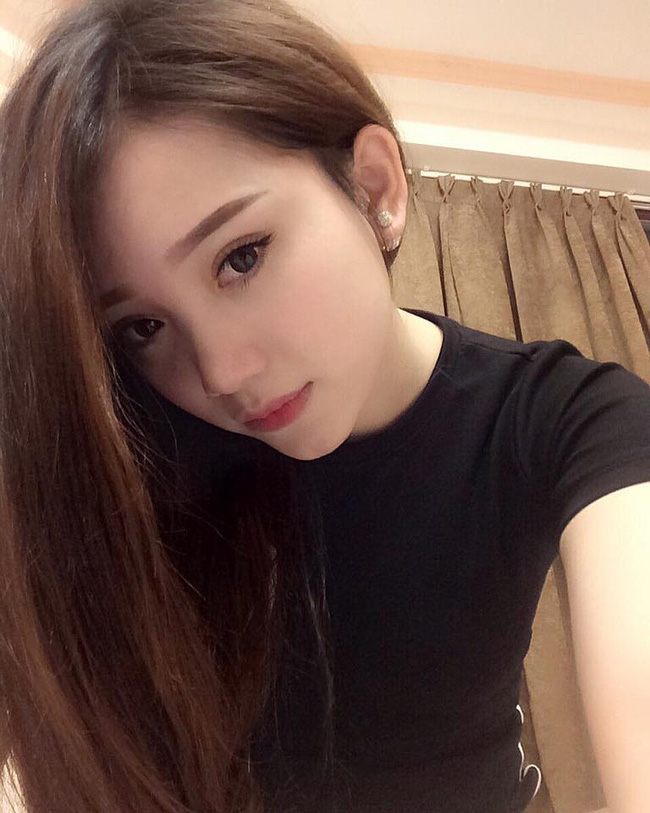 Fan săn lùng bạn gái đẹp như hot girl của sao HAGL - Ảnh 2.