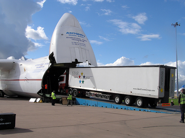 An-225 Mriya - Con quái vật biết bay lớn nhất thế giới mà Nga từng sản xuất - Ảnh 2.