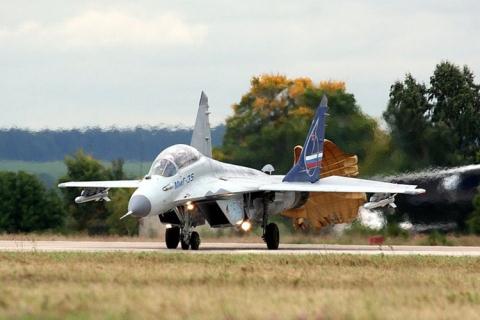  Báo Nga: Máy bay tiêm kích Việt Nam sẽ mua chuẩn bị cất cánh  - Ảnh 1.