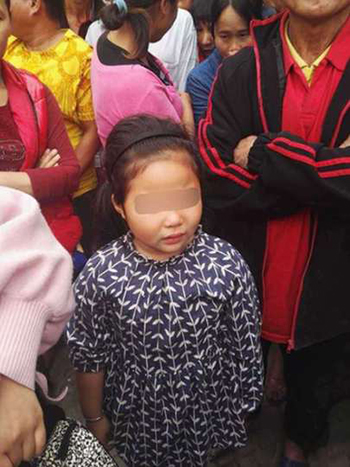 Trung Quốc: Bé gái 7 tuổi bị bắt vì trộm cắp hàng loạt trong chợ - Ảnh 1.