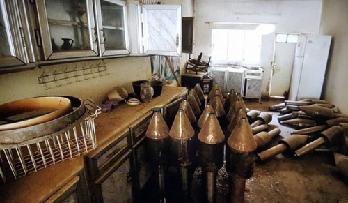 KQ Syria ném bom IS ở Aleppo, cảm tử Nga phát hiện một xưởng vũ khí - Ảnh 3.
