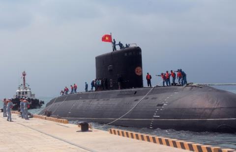  Tàu ngầm Kilo thứ 6 của Việt Nam tới cửa ngõ Biển Đông  - Ảnh 1.