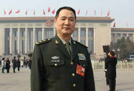 Tướng TQ: Với tàu sân bay Liêu Ninh, có thể lấy Đài Loan trong 100 giờ - Ảnh 1.