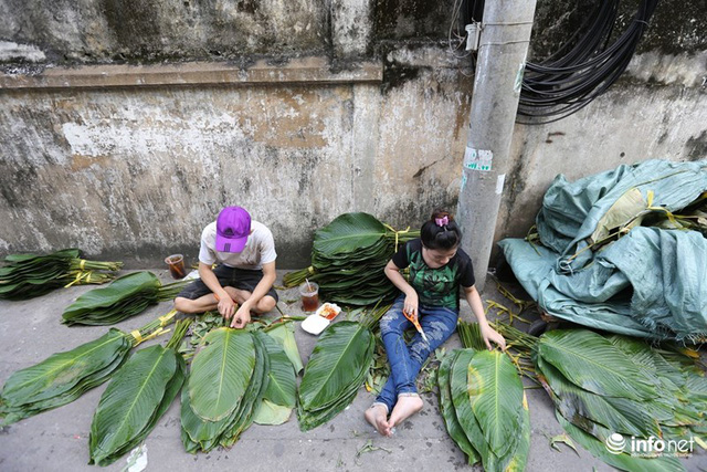 Đi chợ lá dong độc nhất ở TP. Hồ Chí Minh - Ảnh 2.