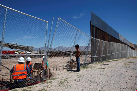 Mexico phân bổ 47,5 triệu USD cho người nhập cư ở Mỹ - Ảnh 1.