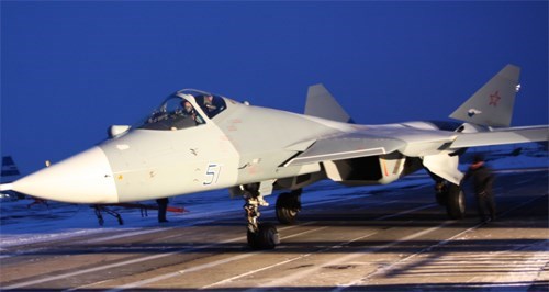 Không quân Nga sẽ được trang bị máy bay chiến đấu PAK FA từ năm 2018 - Ảnh 1.
