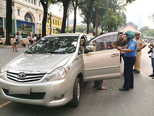 Bộ GTVT yêu cầu Uber chấp hành nghiêm túc quy định của pháp luật Việt Nam - Ảnh 1.