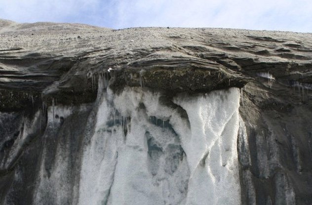 Không phải Everest, đây mới là ngọn núi cổ xưa nhất trên Trái Đất - Ảnh 1.