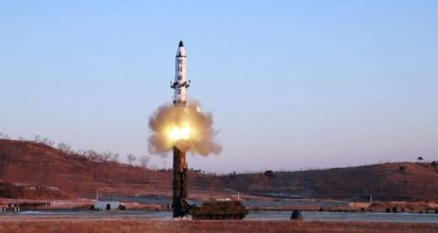 Mỹ sợ bắn trượt tên lửa Triều Tiên? - Ảnh 1.