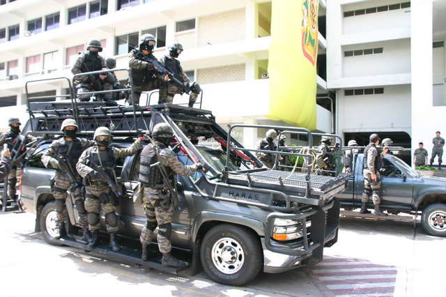 Bộ đôi xe bọc thép nhập từ Mỹ của Công an VN khiến cảnh sát nhiều nước ngưỡng mộ - Ảnh 5.