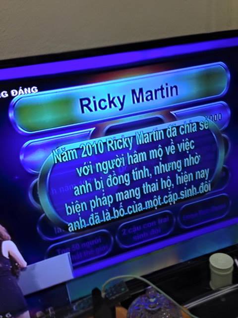 Chương trình Vì bạn xứng đáng gây tranh cãi vì sử dụng cụm từ bị đồng tính khi nhắc đến ca sĩ Ricky Martin - Ảnh 2.
