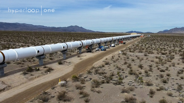 Ngắm nhìn đường tàu Hyperloop thử nghiệm tại sa mạc Nevada - Ảnh 2.