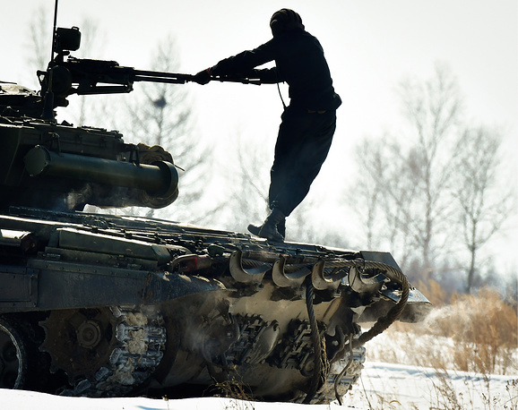 Các kíp lái xe tăng T-72B3 Nga sơ tuyển Tank Biathlon 2017, Việt Nam có tham dự? - Ảnh 9.