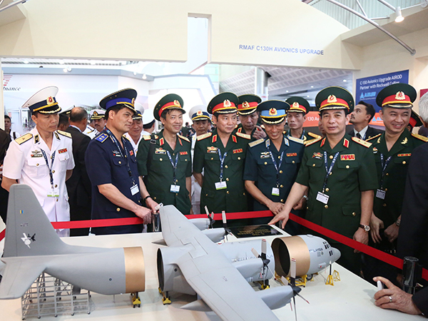 LIMA 2017: Nga giới thiệu Su-30SME và Yak-130 cùng nhiều vũ khí khác cho QĐND Việt Nam - Ảnh 1.