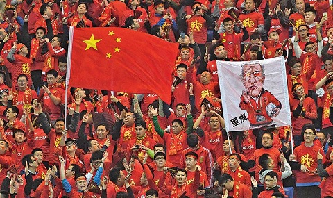 Thắng Hàn Quốc, CĐV Trung Quốc ăn mừng hoành tráng như vô địch... World Cup - Ảnh 3.