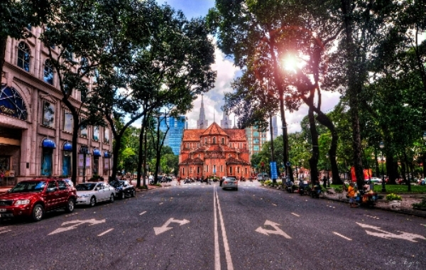 Vẻ đẹp đặc biệt của thành phố Hồ Chí Minh được hãng tin BBC hết lời khen ngợi - Ảnh 2.