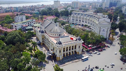 Toàn cảnh Nhà hát lớn Hà Nội trước thông tin trở thành công viên mở  - Ảnh 2.