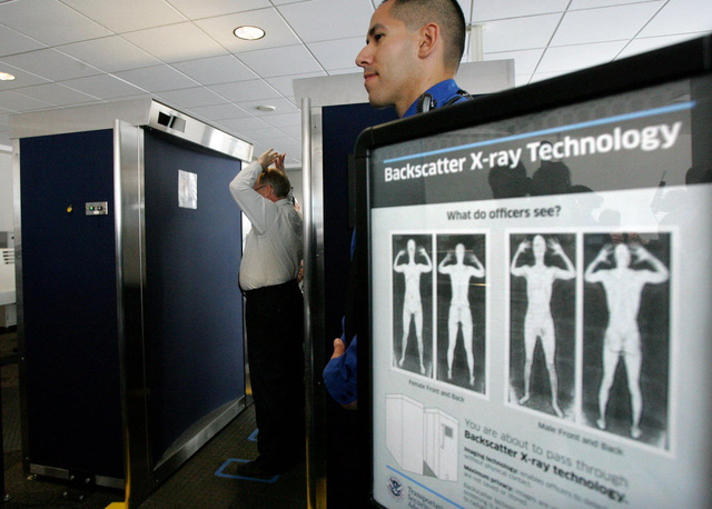 Vì sao khủng bố có thể mang bom ngụy trang thành laptop qua máy quét X-quang ở sân bay mà không bị phát hiện? - Ảnh 2.