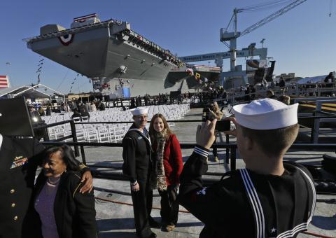 Mỹ tự bới lỗi trước giờ USS Gerald R. Ford chạy thử - Ảnh 1.