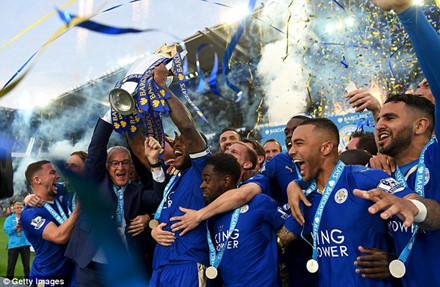 HLV Ranieri không tin bị cầu thủ Leicester “đâm sau lưng“ - Ảnh 1.