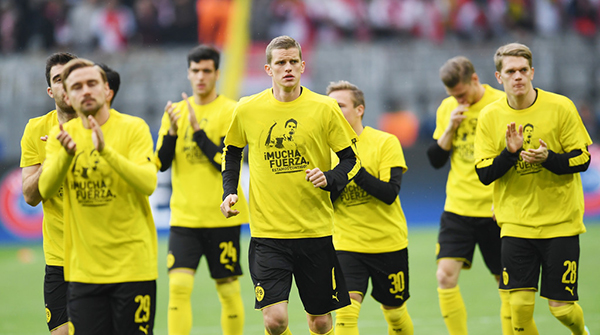 Hậu vệ Dortmund: ‘Tôi cảm giác mình giống động vật chứ không phải con người’ - Ảnh 2.