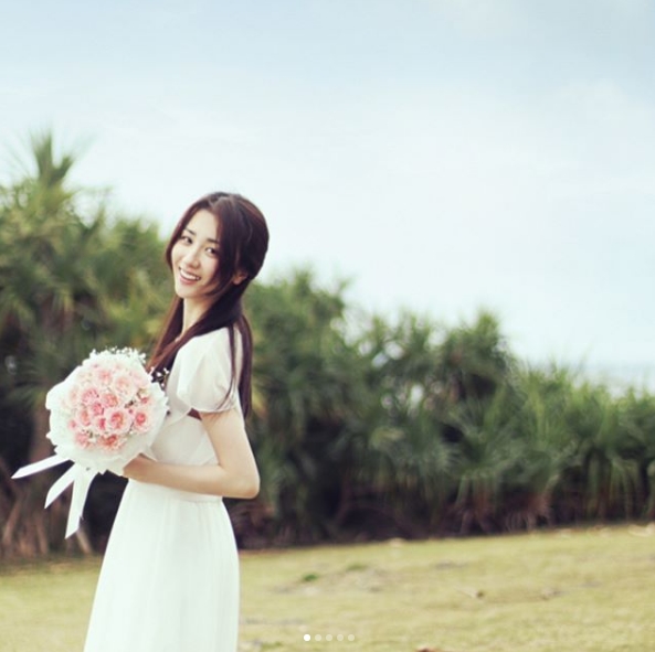 Lộ ảnh cưới đẹp như mộng của kiều nữ Gia đình là số một Park Ha Sun - Ảnh 1.