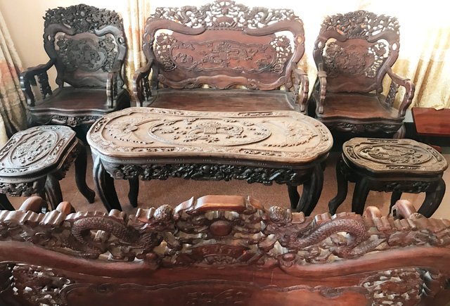 Bộ bàn ghế ngàn tuổi giá chục tỷ đại gia Việt săn lùng - Ảnh 2.