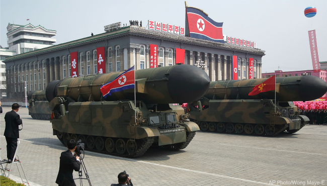 Mỹ càng khiêu khích, Triều Tiên càng có thêm động lực sản xuất tên lửa đạn đạo - Ảnh 2.