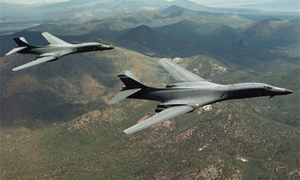 Mỹ điều máy bay ném bom, Triều Tiên cảnh báo vực chiến tranh hạt nhân - Ảnh 1.