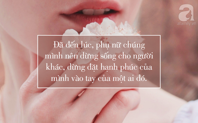 Hạnh phúc đặt vào tay người khác, chẳng khác gì bong bóng xà phòng - Ảnh 2.