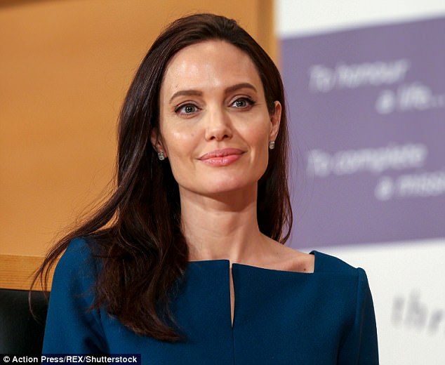  Brad Pitt báo trước với Angelina Jolie về việc trả lời phỏng vấn liên quan đến chuyện ly hôn - Ảnh 2.
