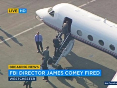 Truyền thông Mỹ cho trực thăng bám xe giám đốc FBI - Ảnh 1.