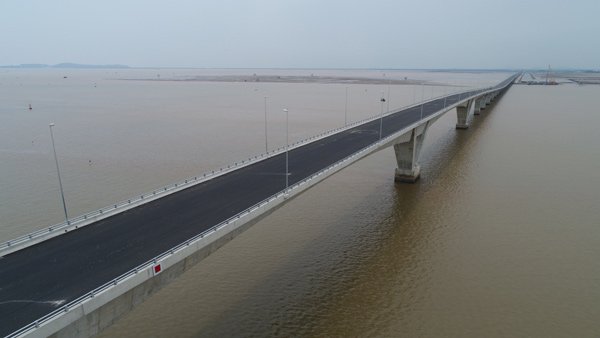 Cầu vượt biển dài nhất Đông Nam Á chuẩn bị thông xe - Ảnh 1.